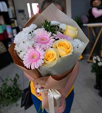 Букет цветов из:  Герберы, Розы и Хризантемы в Чердыни