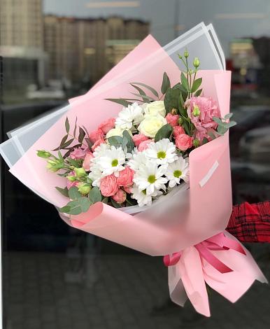 Букет цветов из: Розы, Лизиантусы и Хризантемы в Чердыни